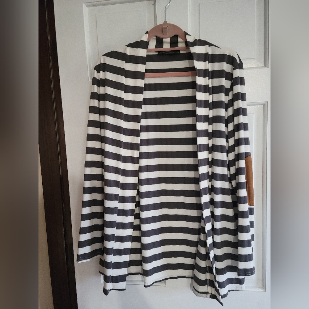 Patch sleeve striped cardigan